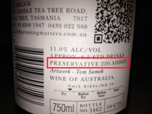etiqueta de sulfitos en el vino